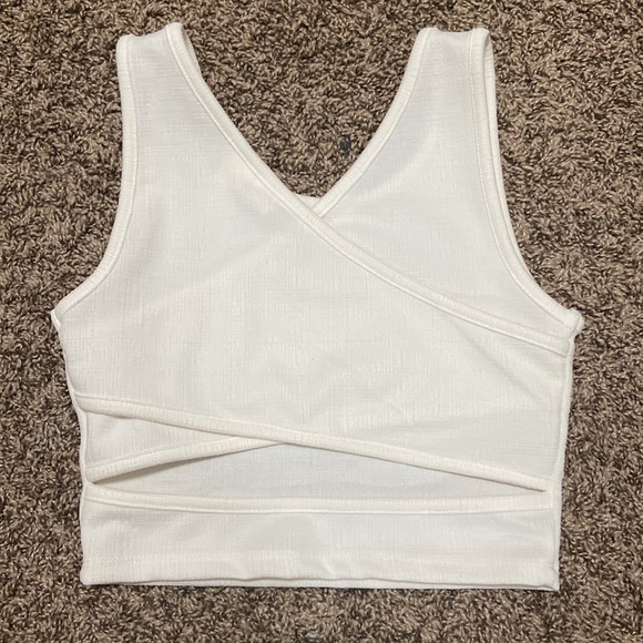 Roxy White Halter Cross Back Cropped Top Size S - Picture 3 of 4